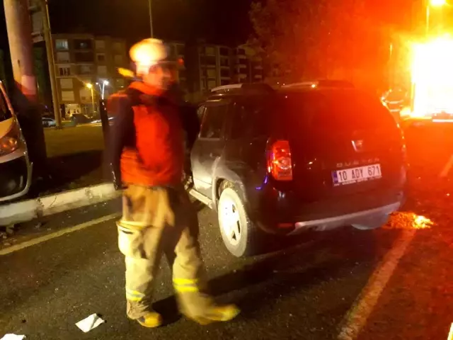 Balıkesir'de iki trafik kazasında 5 kişi yaralandı
