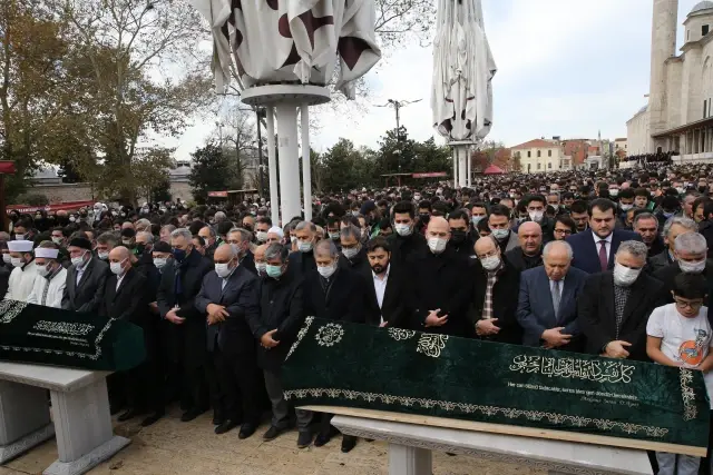 Son dakika haber... Teknoloji kampı yolunda geçirdikleri kazada hayatını kaybeden İHH gönüllüleri son yolculuklarına uğurlandı