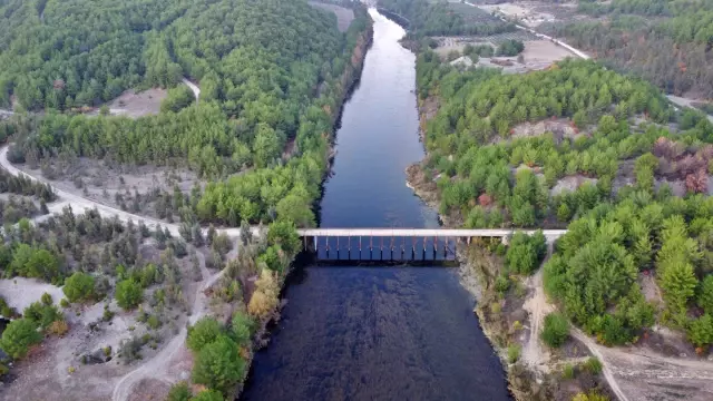 (DRONE) Ceyhan Nehri çevresinde sonbaharın renkleri hakim oldu