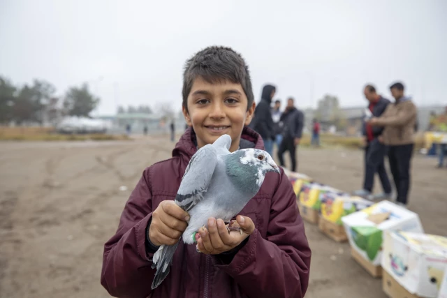 Diyarbakır'da düzenlenen etkinlikte binlerce güvercin uçuruldu