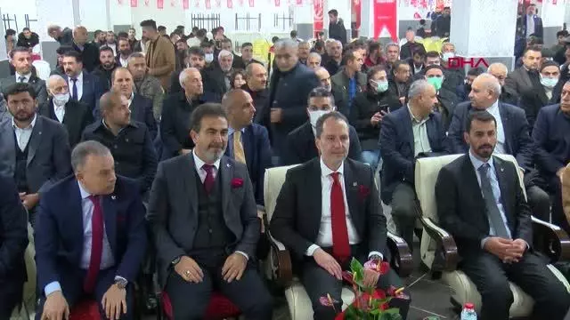 FATİH ERBAKAN, MUŞ'TA PARTİSİNİN KONGRESİNE KATILDI