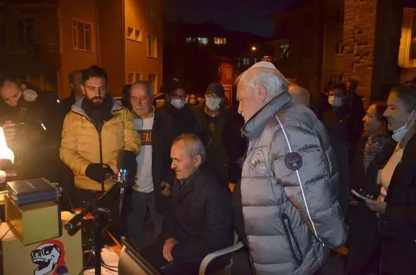 GELİBOLU'DA MUSEVİLER HANUKA BAYRAMI'NI MUM YAKARAK KUTLADI