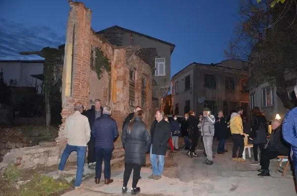 GELİBOLU'DA MUSEVİLER HANUKA BAYRAMI'NI MUM YAKARAK KUTLADI