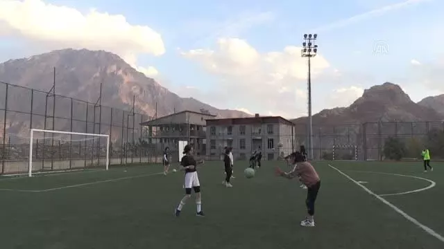 Son dakika gündem: Kadın futbolcuların başarısı kız çocuklarının ilham kaynağı oldu