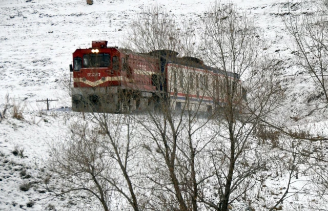 Kars'ta kar ve soğuk hava etkisini sürdürüyor