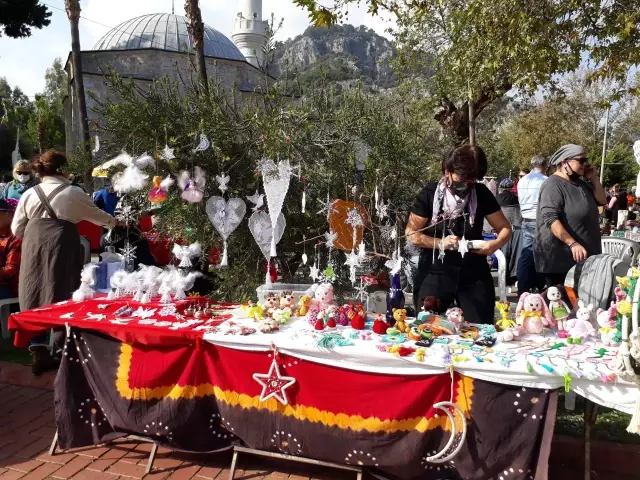 Yeni yıl pazarı kuruldu