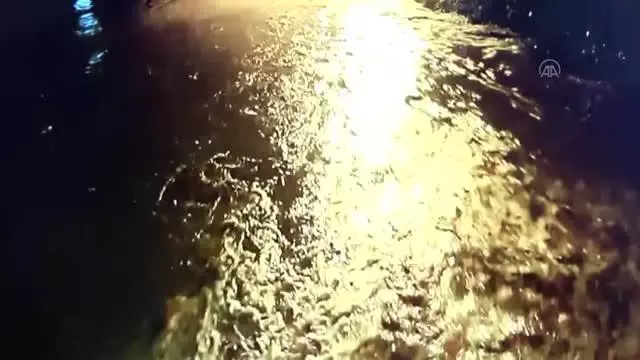 Sağanak su taşkınlarına neden oldu
