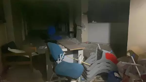 TAŞINMA SÜRECİNDEKİ VERGİ DAİRESİ BİNASINA GİREN HIRSIZLAR SUÇÜSTÜ YAKALANDI