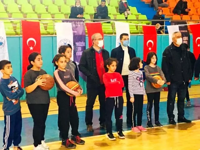 Vali Toraman, spor tesislerini inceledi