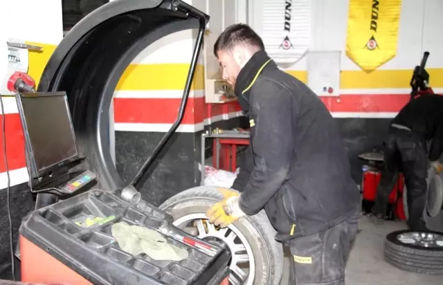 Zorunlu kış lastiği uygulaması öncesi oto lastikçilerde yoğunluk