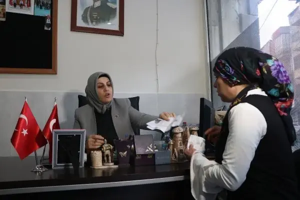 14 yaşındayken evlendirilen Diyarbakır'ın tek kadın muhtarı, 40 kız çocuğu gelin olmaktan kurtardı (2)- Yeniden