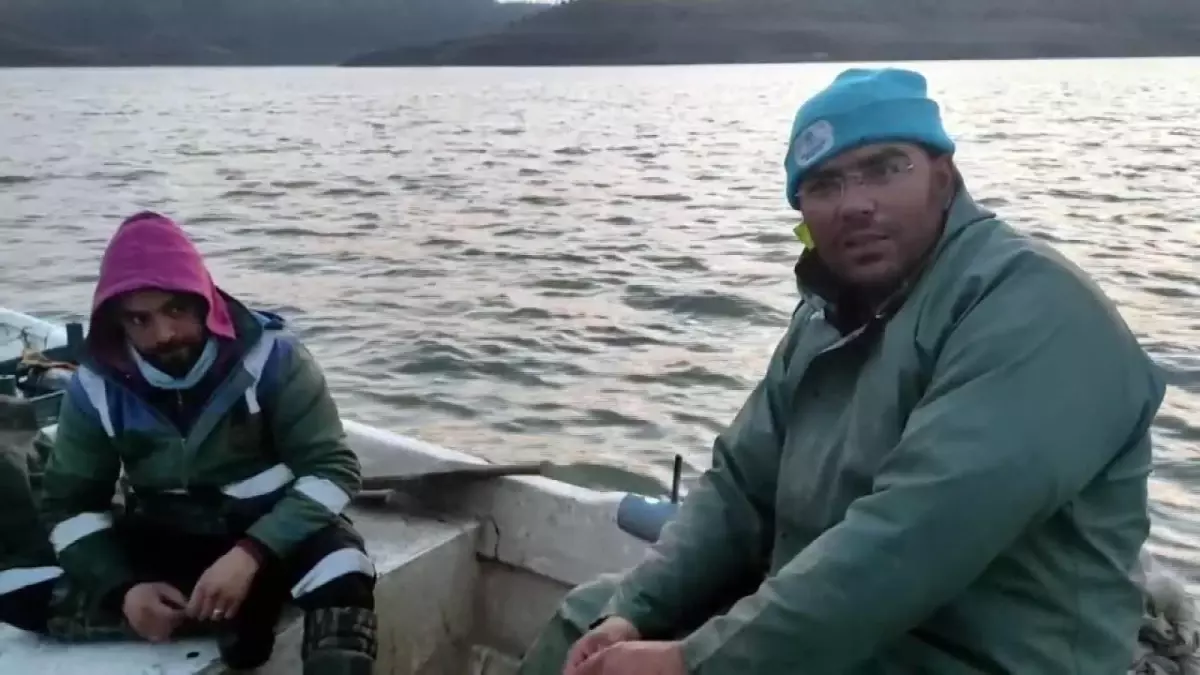 Yozgat'ta ağ atan balıkçılar, oltalarına takılan domuza kendileri bile inanamadı