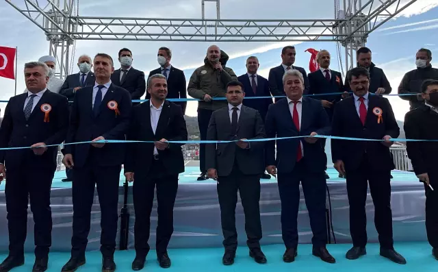 Ayancık ilçesinde sel felaketinde yıkılan Terminal Köprüsü hizmete açıldı
