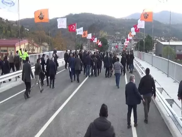 Ayancık ilçesinde sel felaketinde yıkılan Terminal Köprüsü hizmete açıldı