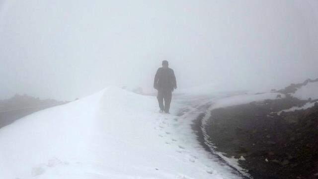 Bir ilimiz kara teslim! Görüş mesafesi 10 metreye düştü, ekipler gece gündüz çalışıyor Bir ilimiz kara teslim! Görüş mesafesi 10 metreye düştü, ekipler gece gündüz çalışıyor