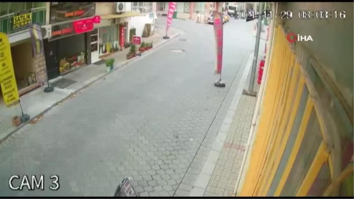 Fırtına kapı önündeki cips paketlerini böyle savurdu