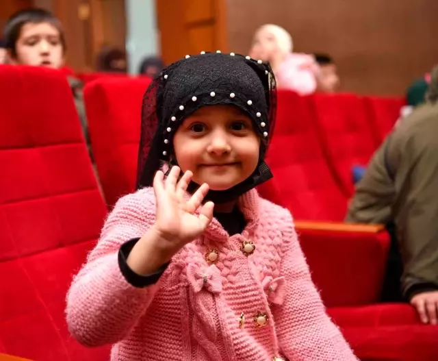 Gönül Elleri Çarşısı ve Wefa Yardım Organizasyonu işbirliği ile 130 çocuğa şenlik düzenlendi