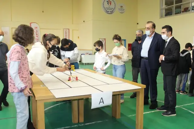 İzmir'de Deneyap İleri Robotik Şenliği'nde 47 takım mücadele etti