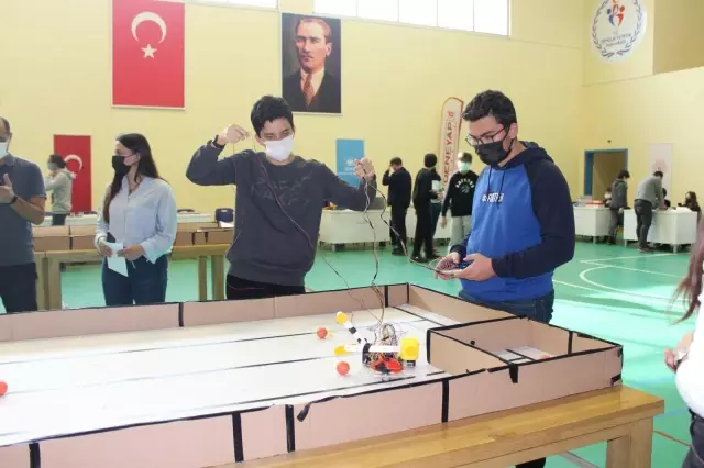 İzmir'de Deneyap İleri Robotik Şenliği'nde 47 takım mücadele etti