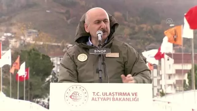 Ayancık ilçesinde sel felaketinde yıkılan Terminal Köprüsü hizmete açıldı