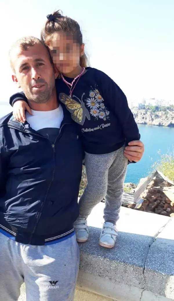 KAZADA HAYATINI KAYBEDEN KARDEŞİNİN CENAZESİNİ ALIRKEN YERE YIĞILDI