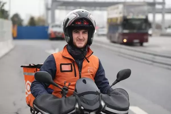MOTOSİKLETLİLERİN KÖPRÜLERDE ZOR ANLARI