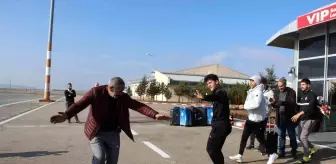 27 Mart: Olimpiyat kotası alan Furkan, başarısını davul zurna eşliğinde oynayarak kutladı 27 Mart: Olimpiyat kotası alan Furkan, başarısını davul zurna eşliğinde oynayarak kutladı