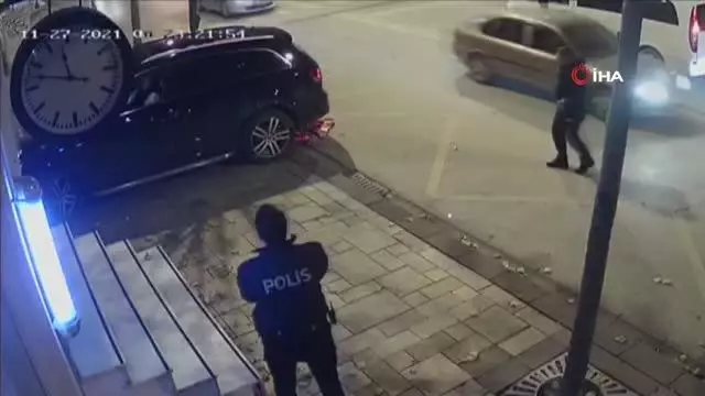Son dakika haberi | Polislerin silah çekerek etkisiz hale getirdiği magandaların kaza anı güvenlik kamerasına yansıdı