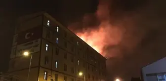 5 katlı öğrenci yurdunun çatısında tadilat sırasında çıkan yangın kontrol altına alındı