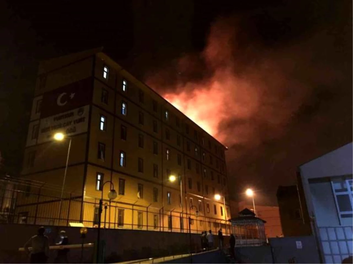 Rize'de yangın mı çıktı? 29 Kasım Rize'deki KYK öğrenci yurdunda yangın mı çıktı? Yangın söndürüldü mü?