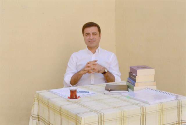 Sol partilerin üçüncü ittifak görüşmelerinde kriz! HDP'ye resti çektiler