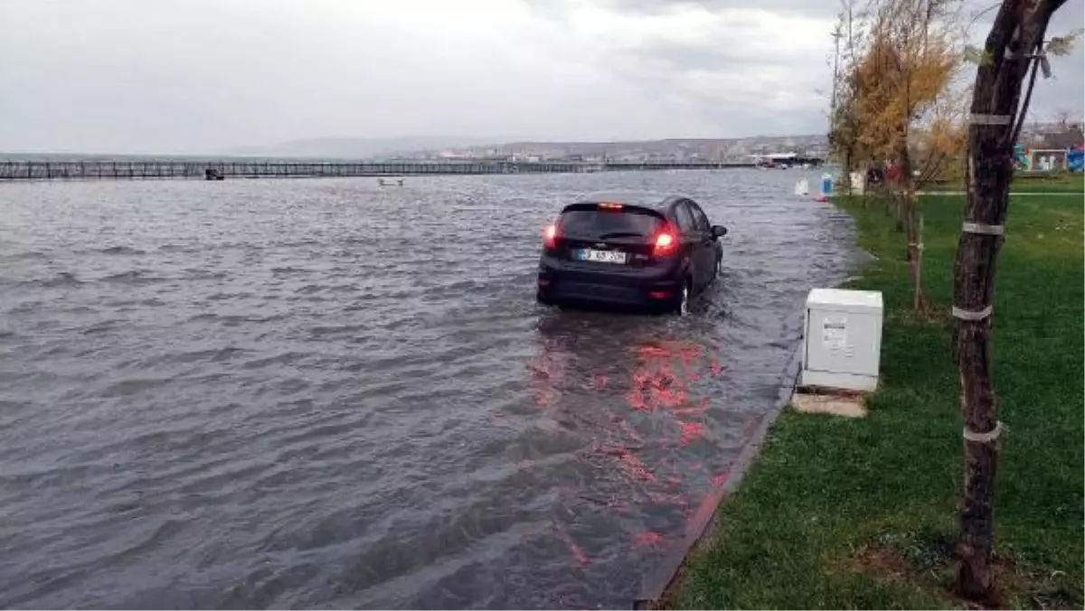 Tekirdağ'da fırtına nedeniyle feribot seferleri iptal edildi(2)