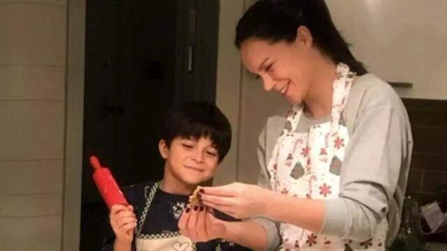 Ünlü manken Ebru Şallı'nın babası hayatını kaybetti Ünlü manken Ebru Şallı'nın babası hayatını kaybetti