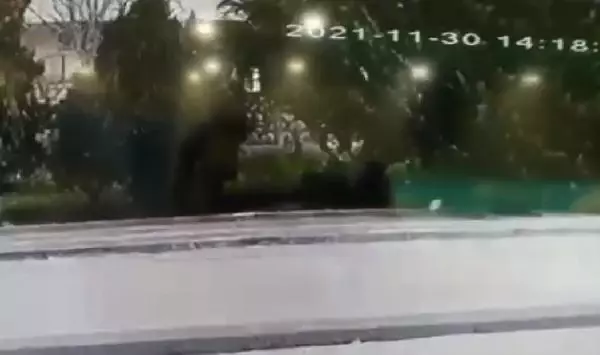 Ankara'da kuvvetli rüzgar çatıları uçurdu