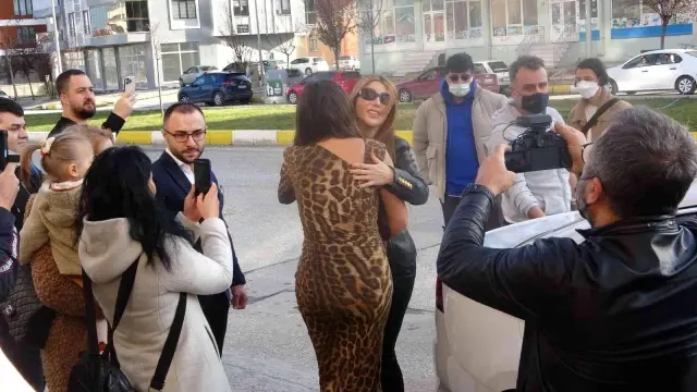 Aris İstanbul, Uşak şubesinin 1. yaşını Hande Yener ile kutladı