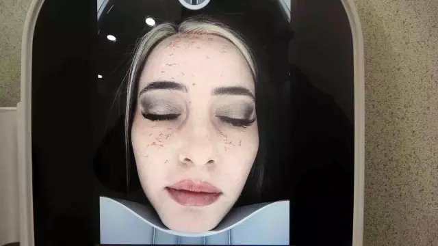 Aris İstanbul, Uşak şubesinin 1. yaşını Hande Yener ile kutladı