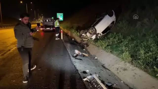 Balıkesir'de otomobilin devrilmesi sonucu 1'i ağır 3 kişi yaralandı