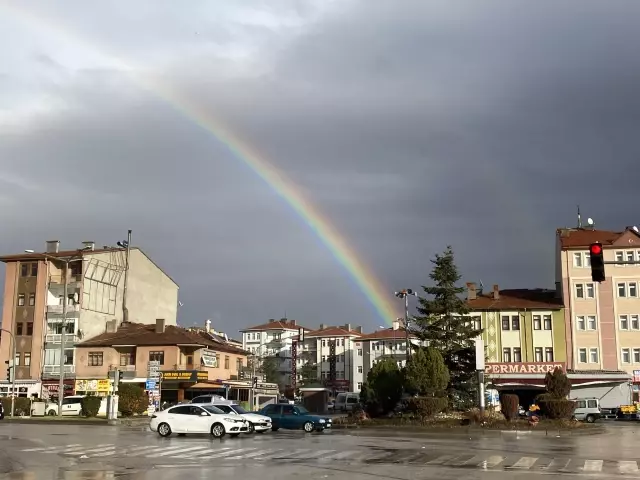 Çubuk'ta gökkuşağı güzel görüntü oluşturdu