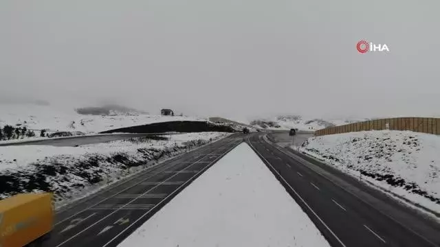 Erzincan'ın yüksek kesimlerinde kar yağışı