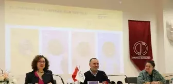 Hakkari: ESKİŞEHİR FİLM FESTİVALİ'NİN ONUR ÖDÜLLERİ ERDEN KIRAL İLE NUR SÜRER'E VERİLECEK Hakkari: ESKİŞEHİR FİLM FESTİVALİ'NİN ONUR ÖDÜLLERİ ERDEN KIRAL İLE NUR SÜRER'E VERİLECEK