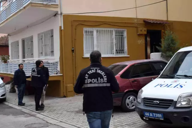 İki katlı ev kurşunların hedefi oldu