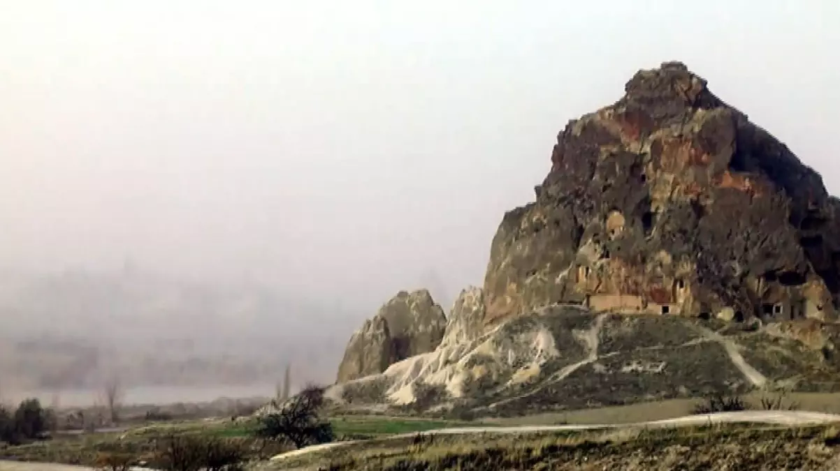 Kapadokya'da turistlere rüzgar engeli