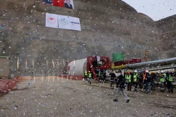 KOÇALİ SULAMA YAKLAŞIM KANALI VE TÜNEL İNŞAAT PROJESİ'NİN TEMELİ ATILDI