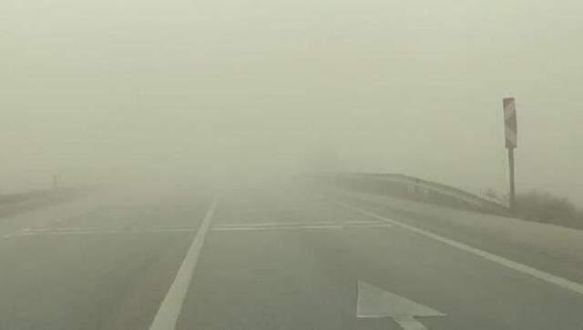 Niğde'de kum fırtınası nedeniyle meydana gelen zincirleme kazada 7 kişi yaralandı Niğde'de kum fırtınası nedeniyle meydana gelen zincirleme kazada 7 kişi yaralandı