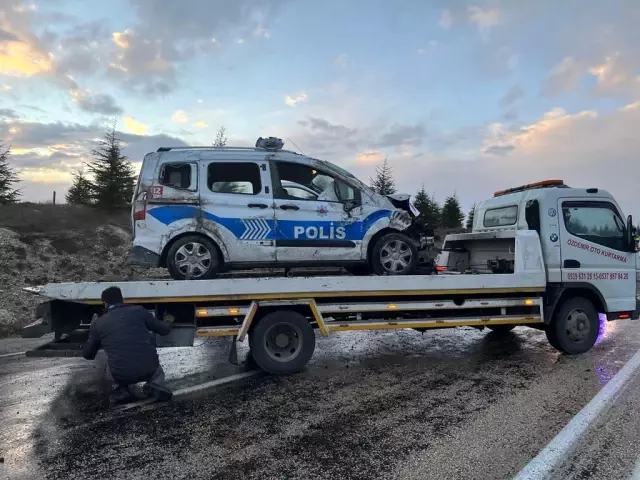 Önüne yabani hayvan çıkan polis aracı takla attı: 2 polis yaralı