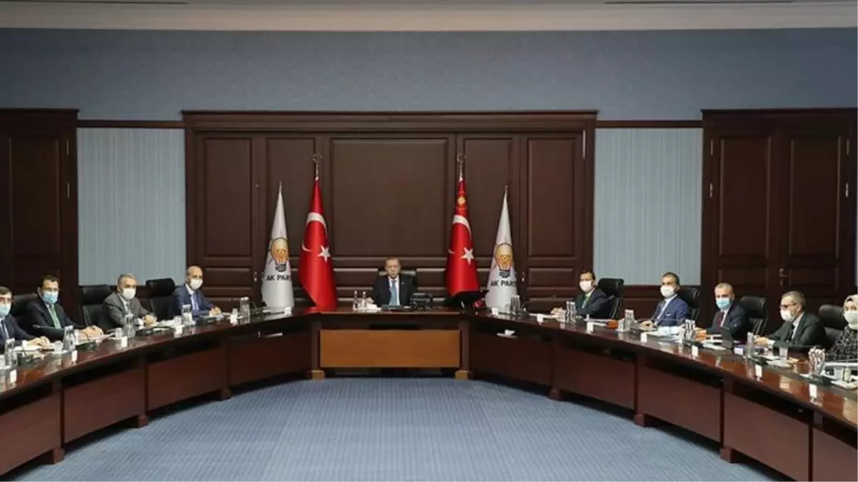 Son Dakika: AK Parti MYK'dan asgari ücret açıklaması: Bize iletilen her mesajı alıyoruz