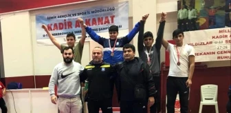 Yunusemreli güreşçiler İzmir'den başarıyla döndü