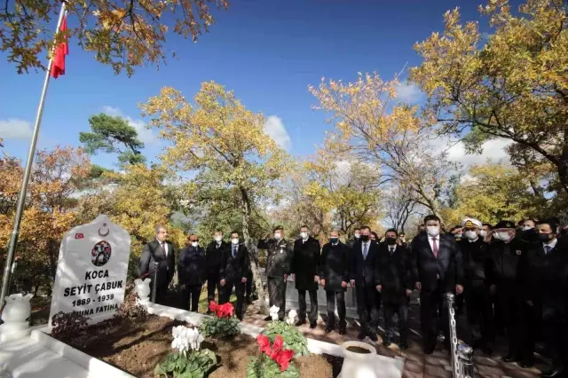 Çanakkale kahramanı Seyit Onbaşı vefatının 82. yılında mezarı başında anıldı