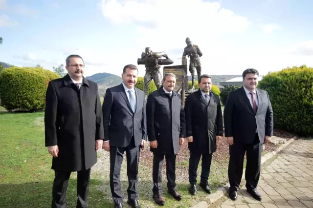 Çanakkale kahramanı Seyit Onbaşı vefatının 82. yılında mezarı başında anıldı