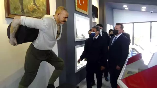 Çanakkale kahramanı Seyit Onbaşı vefatının 82. yılında mezarı başında anıldı